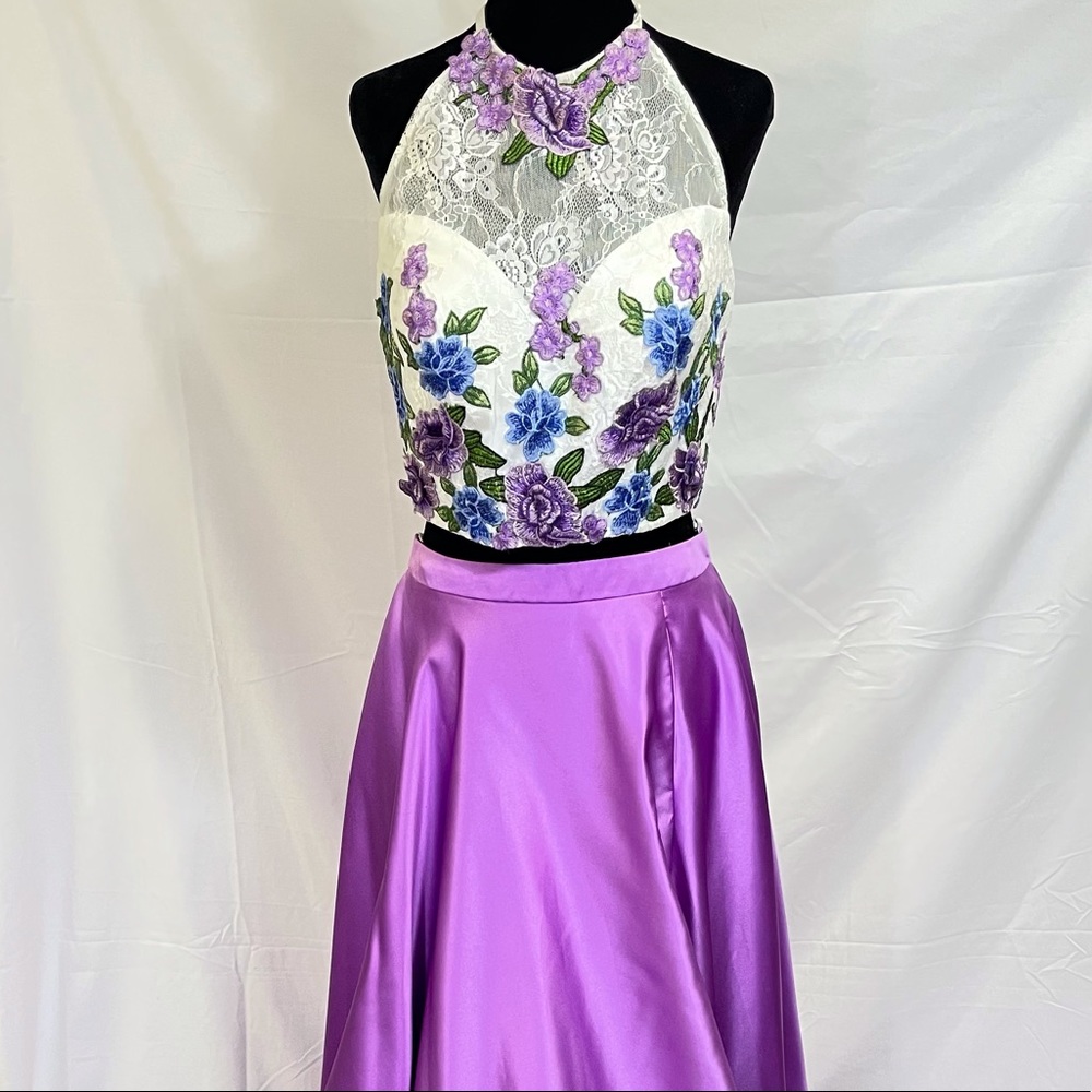 Ellie Wilde-Mon Cheri-2 piece lace top with blue and purple flowers